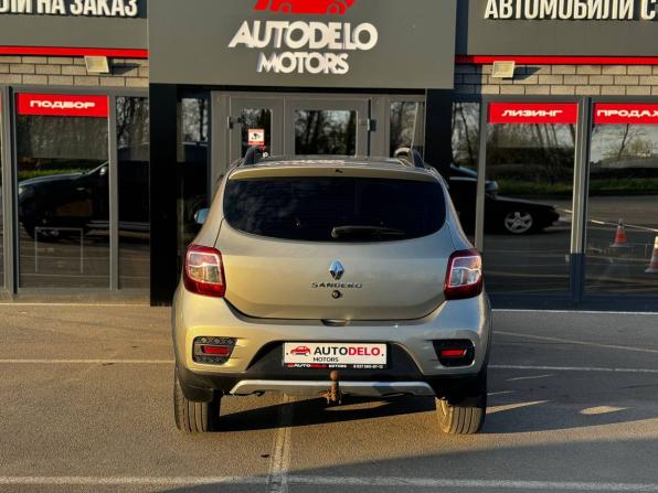 Renault Sandero II с пробегом 2015 года, цена 730 000 рублей, 180191 км, хэтчбек, Автокод Объявления
