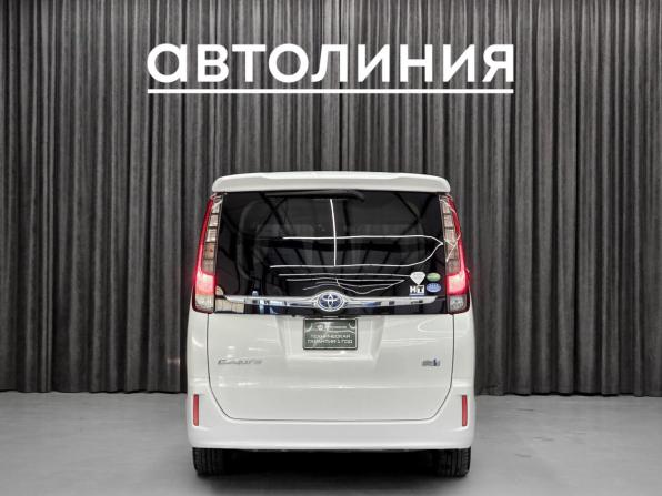 Toyota Esquire I с пробегом 2015 года, цена 1 849 000 рублей, 157000 км, минивэн, Автокод Объявления