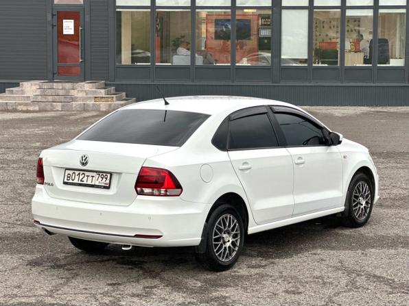Volkswagen Polo V Рестайлинг с пробегом 2016 года, цена 1 080 000 рублей, 88000 км, седан, Автокод Объявления