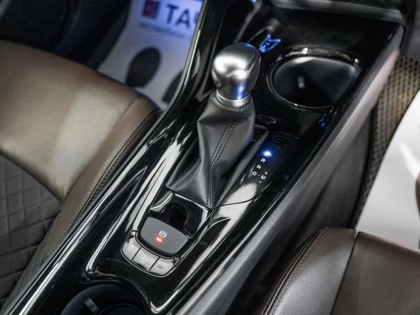 Toyota C-HR I с пробегом 2018 года, цена 1 980 000 рублей, 36281 км, внедорожник, Автокод Объявления