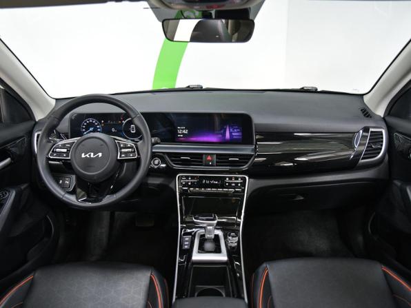 Kia Seltos I Рестайлинг с пробегом 2024 года, цена 2 599 000 рублей, 26083 км, внедорожник, Автокод Объявления