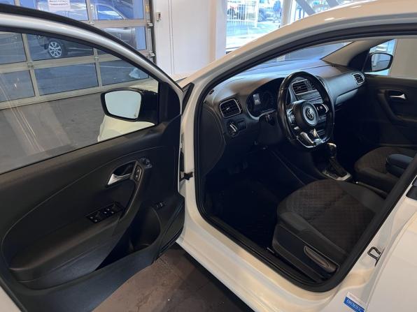 Volkswagen Polo V Рестайлинг с пробегом 2019 года, цена 1 480 000 рублей, 99725 км, седан, Автокод Объявления