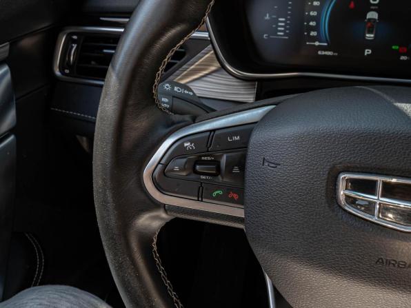 Geely Atlas Pro с пробегом 2023 года, цена 2 040 000 рублей, 63480 км, внедорожник, Автокод Объявления