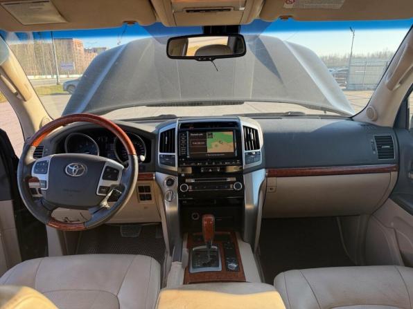 Toyota Land Cruiser 200 Series Рестайлинг 1 с пробегом 2012 года, цена 2 790 000 рублей, 269018 км, внедорожник, Автокод Объявления