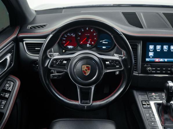 Porsche Macan I Рестайлинг с пробегом 2018 года, цена 3 450 000 рублей, 142262 км, внедорожник, Автокод Объявления