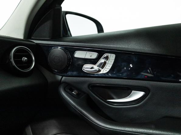 Mercedes-Benz C-Класс IV (W205) Рестайлинг с пробегом 2019 года, цена 2 299 700 рублей, 167633 км, седан, Автокод Объявления