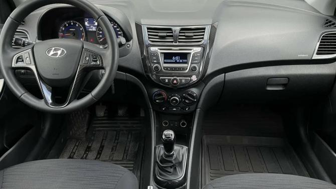 Hyundai Solaris I Рестайлинг с пробегом 2016 года, цена 890 000 рублей, 199207 км, седан, Автокод Объявления