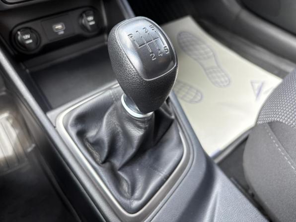 Hyundai Solaris II с пробегом 2019 года, цена 1 360 000 рублей, 131850 км, седан, Автокод Объявления
