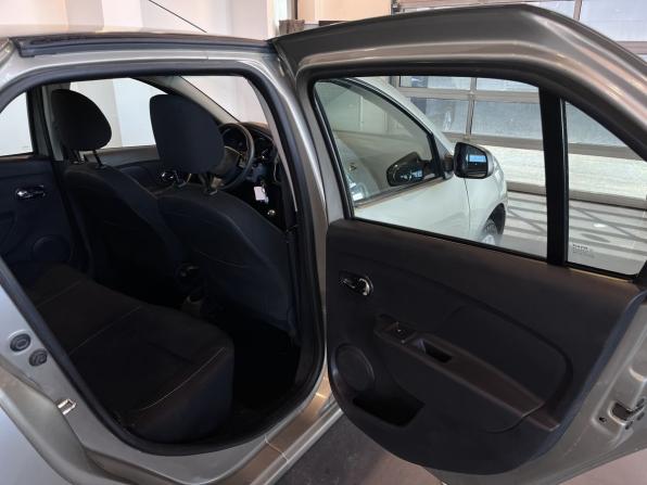 Renault Logan II с пробегом 2017 года, цена 610 000 рублей, 151127 км, седан, Автокод Объявления