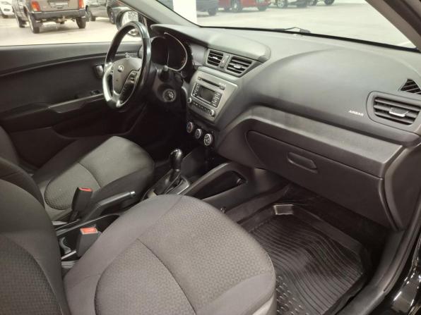 Kia Rio III Рестайлинг с пробегом 2017 года, цена 1 250 000 рублей, 92292 км, седан, Автокод Объявления