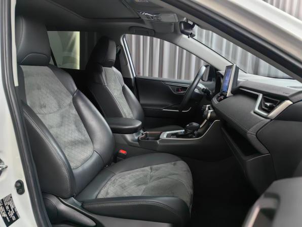 Toyota RAV4 V (XA50) с пробегом 2022 года, цена 3 652 000 рублей, 55064 км, внедорожник, Автокод Объявления