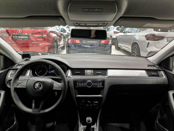 Skoda Rapid I с пробегом 2017 года, цена 850 000 рублей, 203346 км, лифтбек, Автокод Объявления