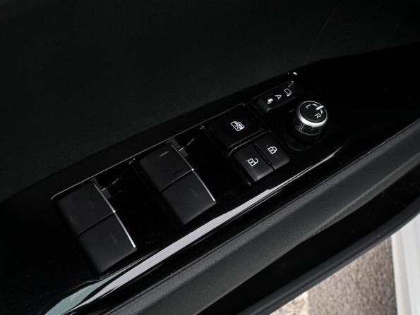 Toyota Camry IX (XV80) China Market с пробегом 2024 года, цена 3 909 500 рублей, 1175 км, седан, Автокод Объявления
