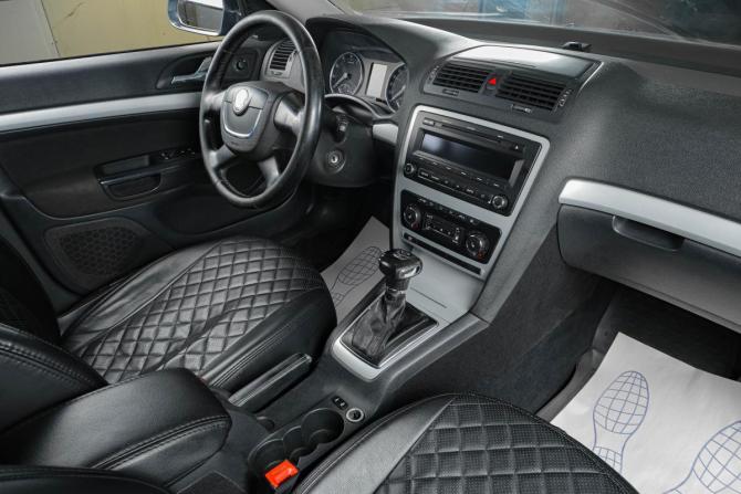 Skoda Octavia II (A5) Рестайлинг с пробегом 2011 года, цена 699 000 рублей, 286000 км, лифтбек, Автокод Объявления