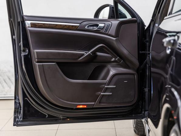 Porsche Cayenne II (958) с пробегом 2012 года, цена 2 568 000 рублей, 143634 км, внедорожник, Автокод Объявления