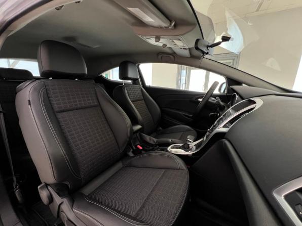 Opel Astra J Рестайлинг с пробегом 2014 года, цена 900 000 рублей, 151300 км, хэтчбек, Автокод Объявления