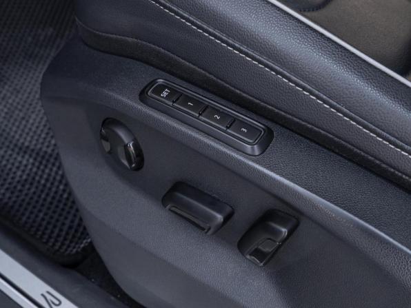 Volkswagen Tiguan II Рестайлинг с пробегом 2021 года, цена 3 900 000 рублей, 144808 км, внедорожник, Автокод Объявления