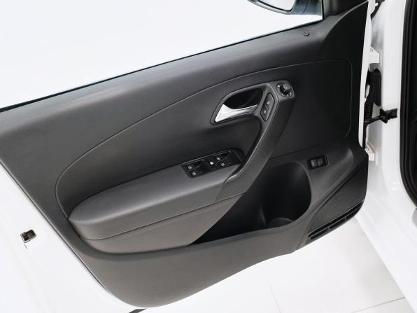 Volkswagen Polo V Рестайлинг с пробегом 2017 года, цена 728 000 рублей, 274558 км, седан, Автокод Объявления