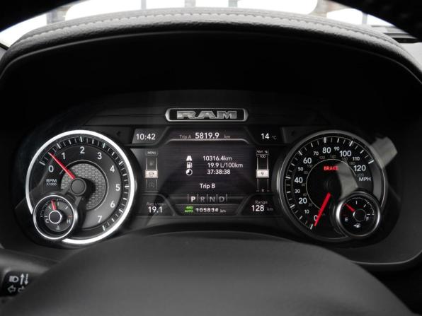 Ram 1500 V с пробегом 2021 года, цена 5 648 000 рублей, 105834 км, offers.body_type.unknown, Автокод Объявления