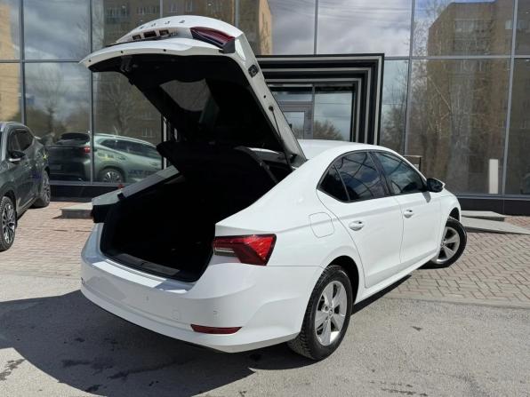 Skoda Octavia IV (A8) с пробегом 2021 года, цена 2 424 000 рублей, 71580 км, лифтбек, Автокод Объявления