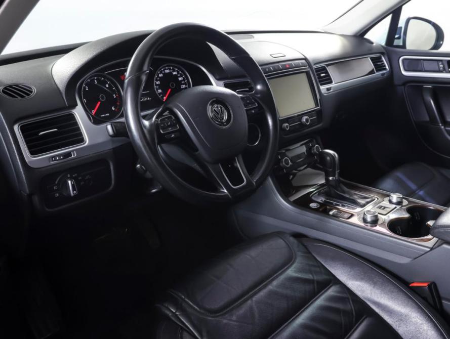 Volkswagen Touareg II Рестайлинг Москва  - изображение 15