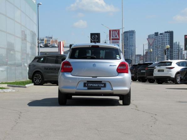 Suzuki Swift V с пробегом 2021 года, цена 1 320 000 рублей, 25532 км, хэтчбек, Автокод Объявления
