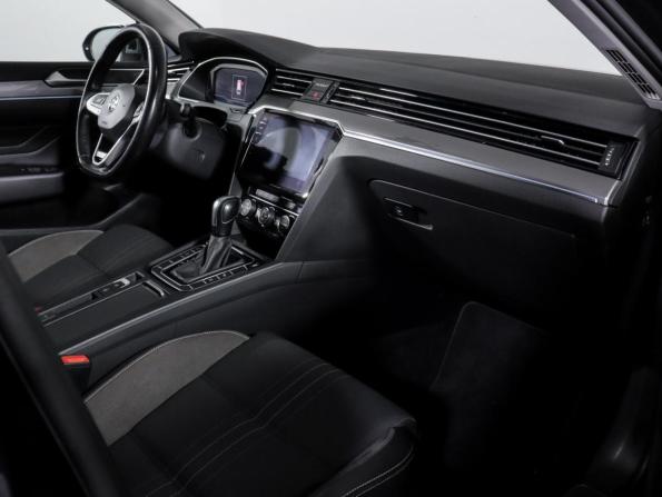 Volkswagen Passat B8 Рестайлинг с пробегом 2020 года, цена 3 490 000 рублей, 157530 км, универсал, Автокод Объявления