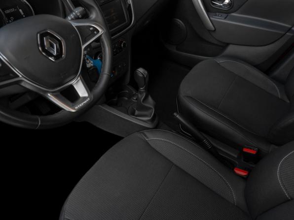 Renault Sandero II Рестайлинг с пробегом 2021 года, цена 1 375 000 рублей, 108200 км, хэтчбек, Автокод Объявления