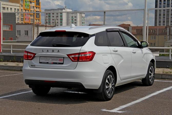 Lada (ВАЗ) Vesta I с пробегом 2018 года, цена 988 300 рублей, 136713 км, универсал, Автокод Объявления