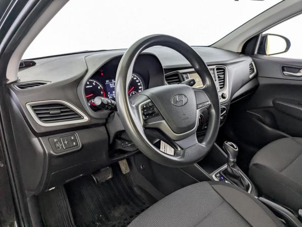 Hyundai Solaris I Рестайлинг с пробегом 2017 года, цена 1 030 000 рублей, 137985 км, седан, Автокод Объявления