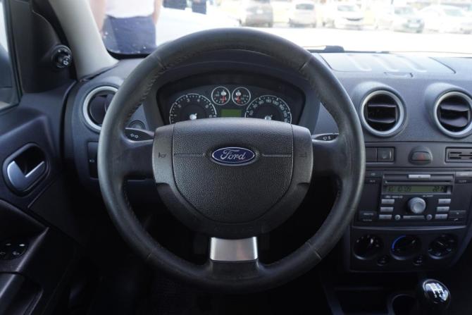 Ford Fusion I Рестайлинг с пробегом 2009 года, цена 390 000 рублей, 195809 км, хэтчбек, Автокод Объявления