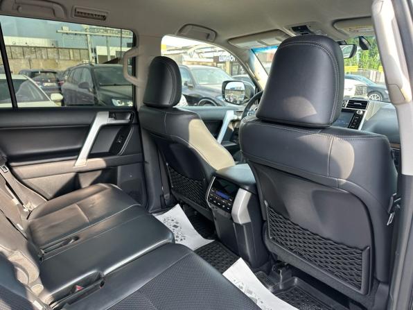 Toyota Land Cruiser Prado 150 Series Рестайлинг 2 с пробегом 2019 года, цена 5 850 000 рублей, 131301 км, внедорожник, Автокод Объявления