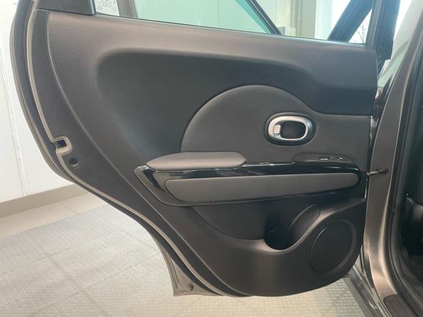 Kia Soul II Рестайлинг с пробегом 2019 года, цена 1 620 000 рублей, 78000 км, хэтчбек, Автокод Объявления