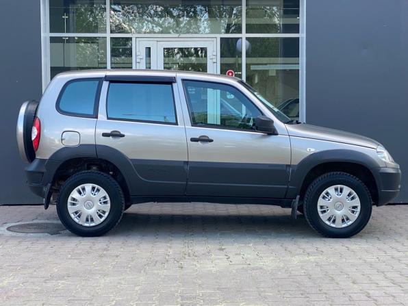 Chevrolet Niva I Рестайлинг с пробегом 2019 года, цена 719 000 рублей, 115000 км, внедорожник, Автокод Объявления