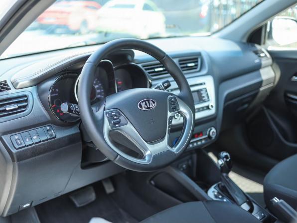 Kia Rio III Рестайлинг с пробегом 2016 года, цена 1 260 000 рублей, 75727 км, седан, Автокод Объявления