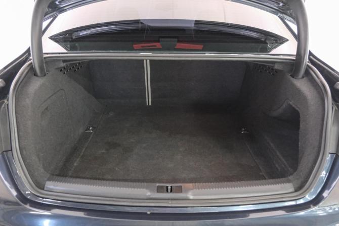 Audi A4 IV (B8) Рестайлинг с пробегом 2012 года, цена 1 559 000 рублей, 181000 км, седан, Автокод Объявления