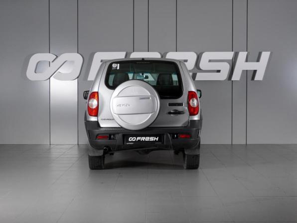 Chevrolet Niva I Рестайлинг с пробегом 2018 года, цена 640 000 рублей, 128781 км, внедорожник, Автокод Объявления