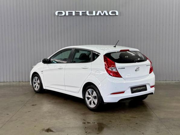 Hyundai Solaris I Рестайлинг с пробегом 2015 года, цена 1 097 000 рублей, 159676 км, хэтчбек, Автокод Объявления