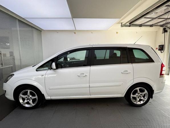 Opel Zafira B Рестайлинг с пробегом 2011 года, цена 550 000 рублей, 261788 км, компактвэн, Автокод Объявления