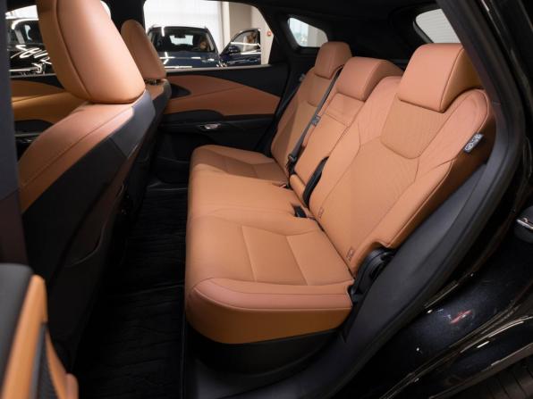 Lexus RX V с пробегом 2026 года, цена 8 350 000 рублей, 220 км, внедорожник, Автокод Объявления