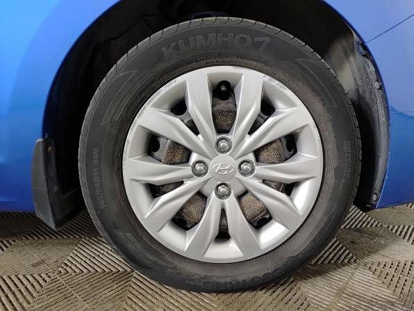 Hyundai Solaris II с пробегом 2019 года, цена 1 436 000 рублей, 121000 км, седан, Автокод Объявления