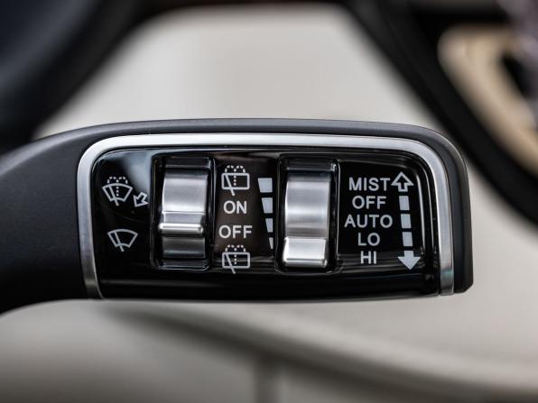Hongqi HQ9 с пробегом 2025 года, цена 7 350 000 рублей, 9 км, минивэн, Автокод Объявления