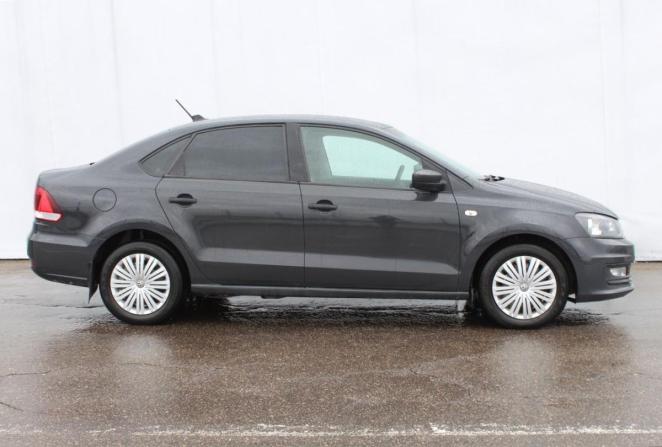 Volkswagen Polo V Рестайлинг с пробегом 2017 года, цена 970 000 рублей, 132267 км, седан, Автокод Объявления