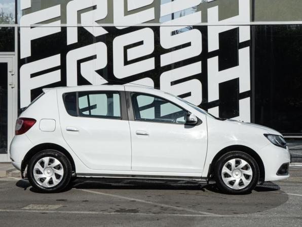 Renault Sandero II Рестайлинг с пробегом 2018 года, цена 950 000 рублей, 87197 км, хэтчбек, Автокод Объявления