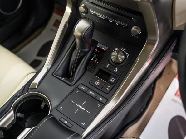 Lexus NX I Рестайлинг с пробегом 2019 года, цена 3 830 000 рублей, 53057 км, внедорожник, Автокод Объявления