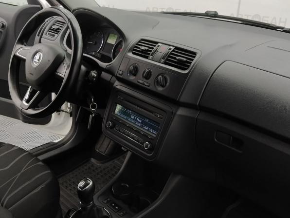 Skoda Fabia II Рестайлинг с пробегом 2014 года, цена 630 000 рублей, 57892 км, хэтчбек, Автокод Объявления