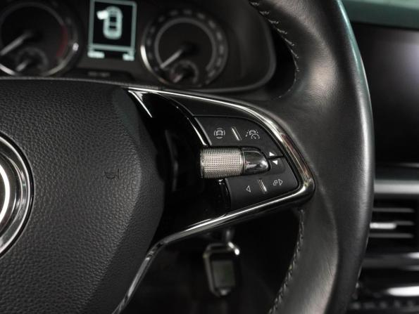 Skoda Rapid II с пробегом 2020 года, цена 1 679 000 рублей, 80984 км, лифтбек, Автокод Объявления