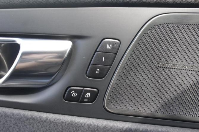 Volvo XC60 II с пробегом 2021 года, цена 3 890 000 рублей, 167911 км, внедорожник, Автокод Объявления