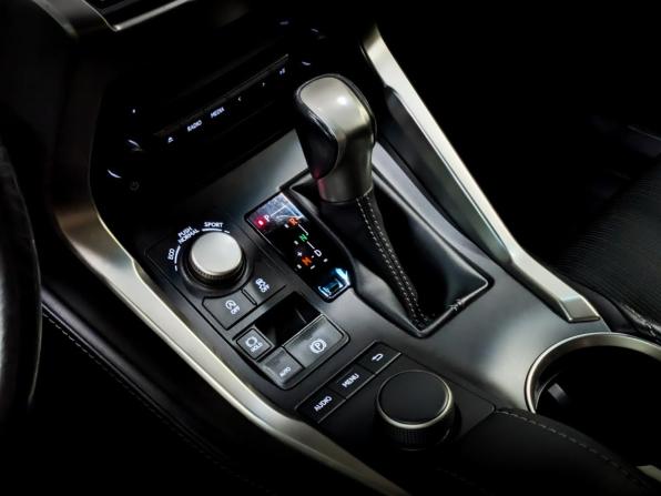 Lexus NX I с пробегом 2015 года, цена 2 490 000 рублей, 92726 км, внедорожник, Автокод Объявления