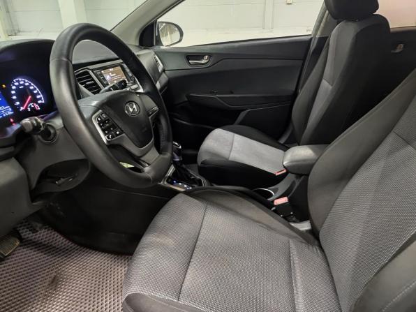 Hyundai Solaris II Рестайлинг с пробегом 2021 года, цена 1 119 000 рублей, 215158 км, седан, Автокод Объявления